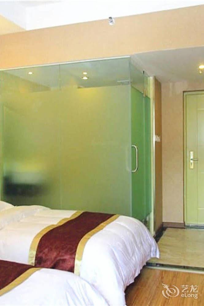 Helun Hotel Chengdu Exterior photo