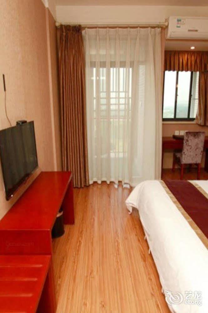 Helun Hotel Chengdu Exterior photo